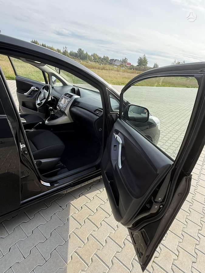 Toyota Verso 2013 — photo 22