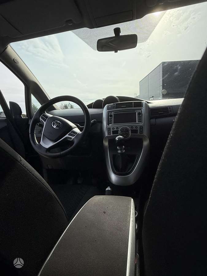 Toyota Verso 2013 — photo 24