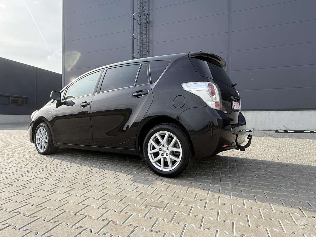 Toyota Verso 2013 — photo 8