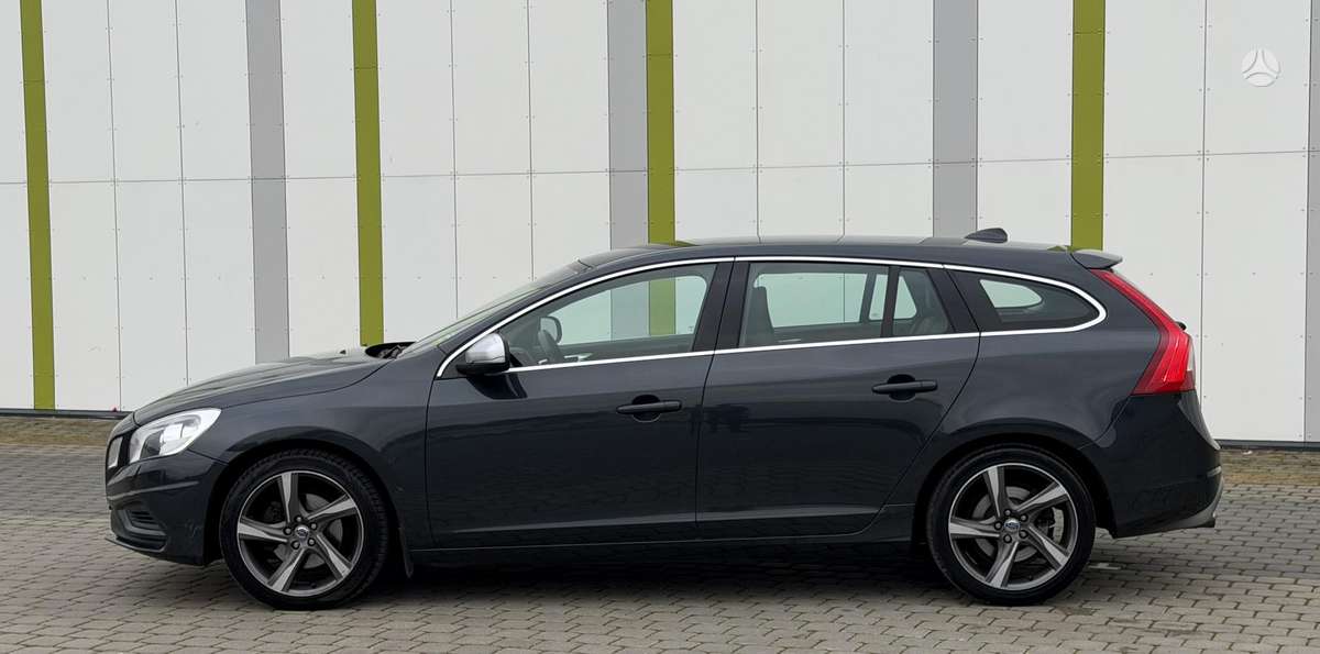 Volvo V60 2012 — photo 11