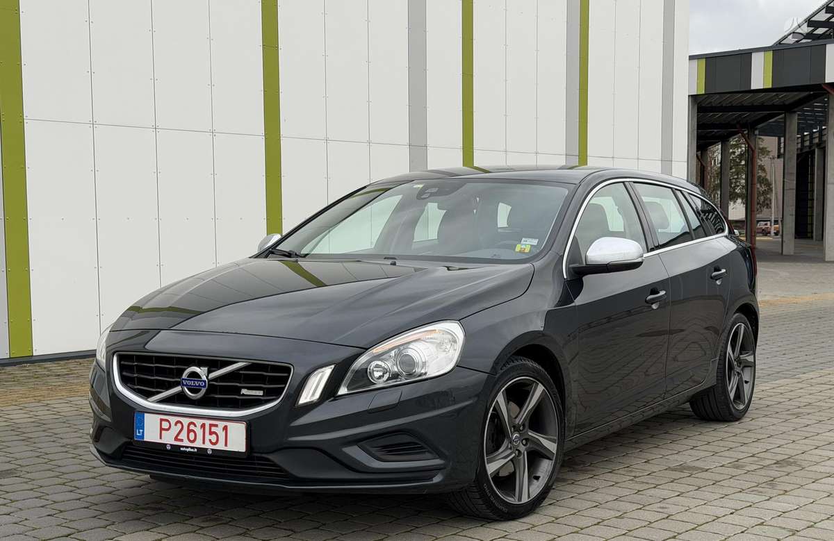 Volvo V60 2012 — interior