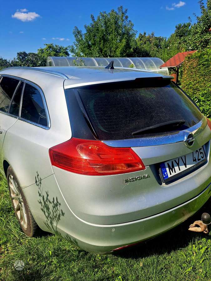 Opel Insignia 2011 — rear view
