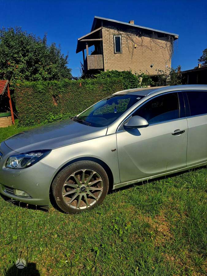 Opel Insignia 2011 — interior