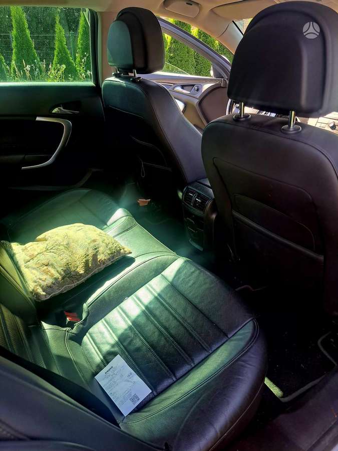 Opel Insignia 2011 — photo 9