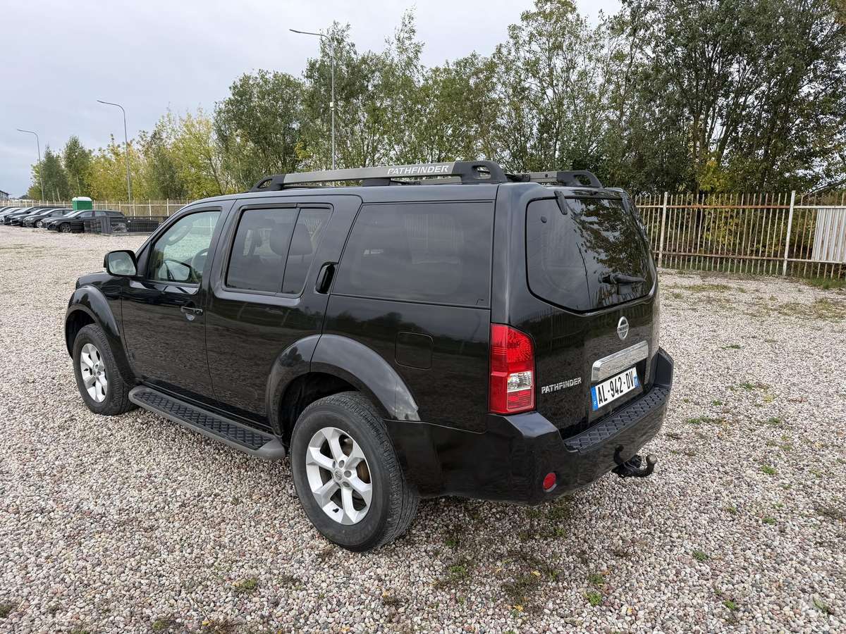 Nissan Pathfinder 2008 — interior