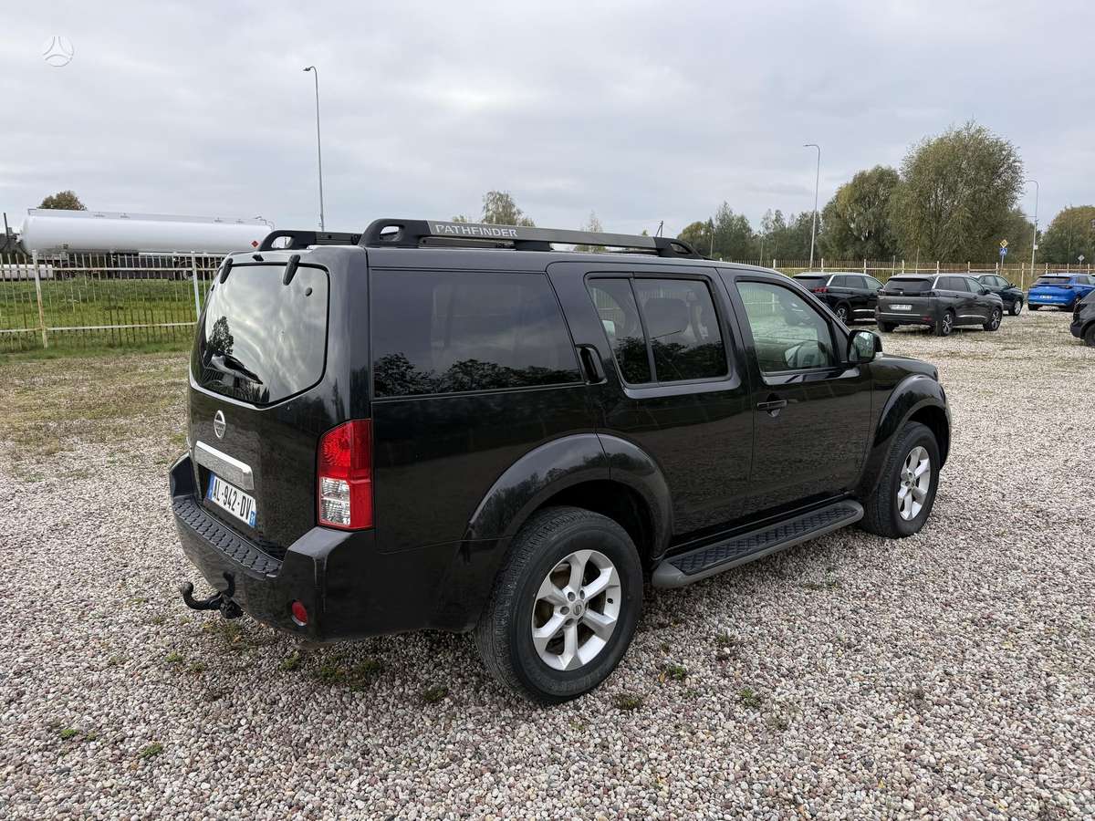 Nissan Pathfinder 2008 — engine 2488 cm³, 174 HP (128kW)