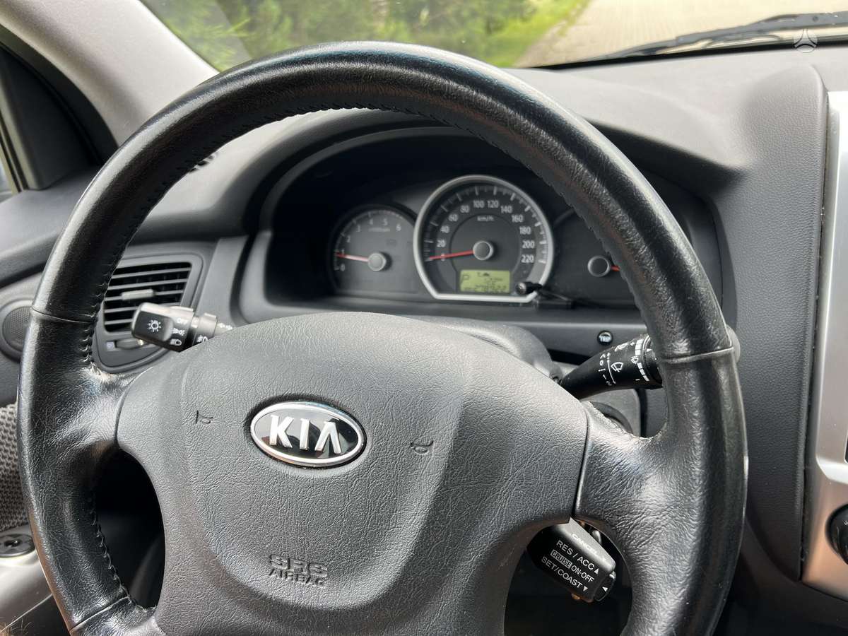 Kia Sportage 2009 — photo 11