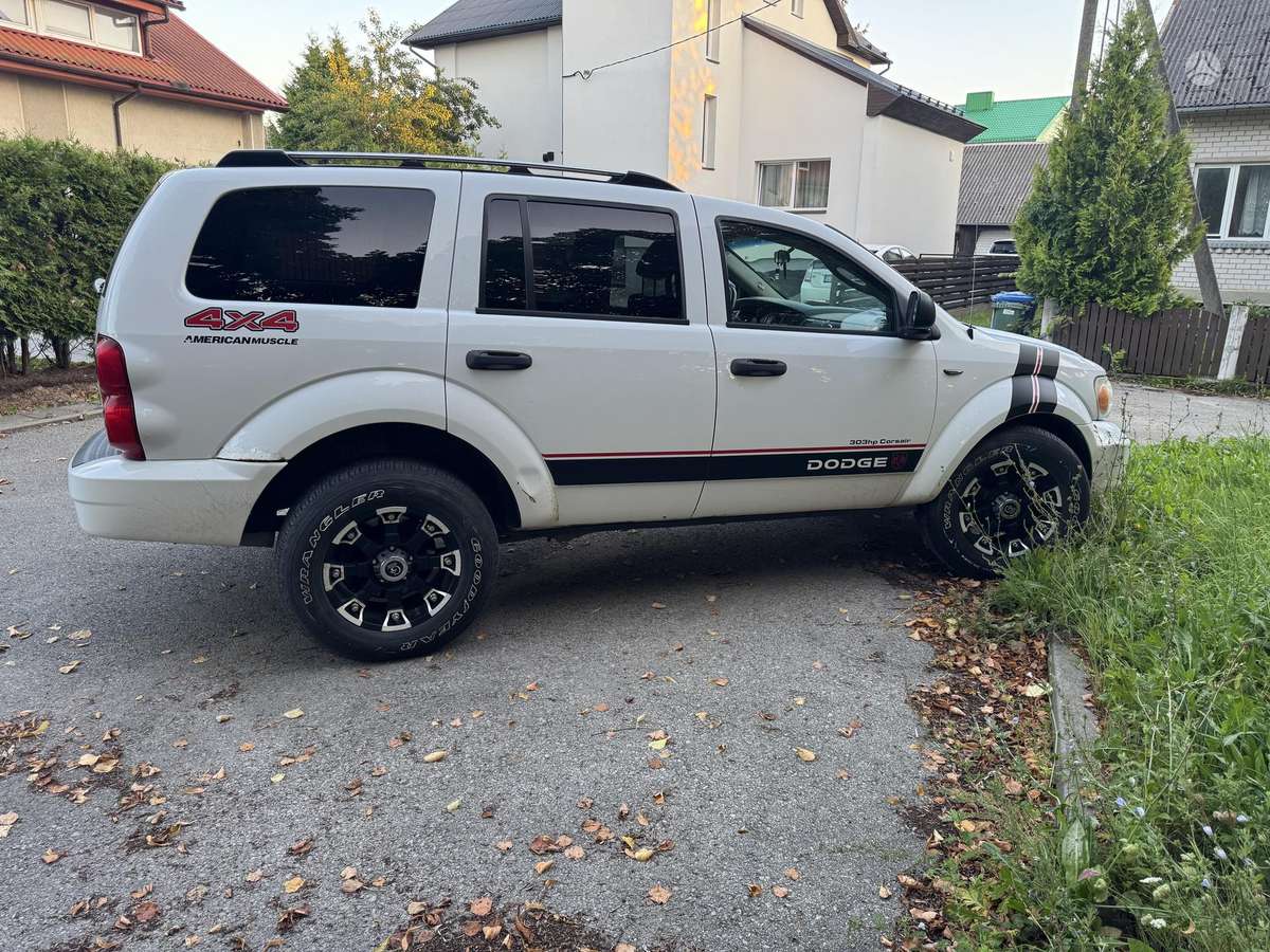 Dodge Durango 2008 — вигляд ззаду