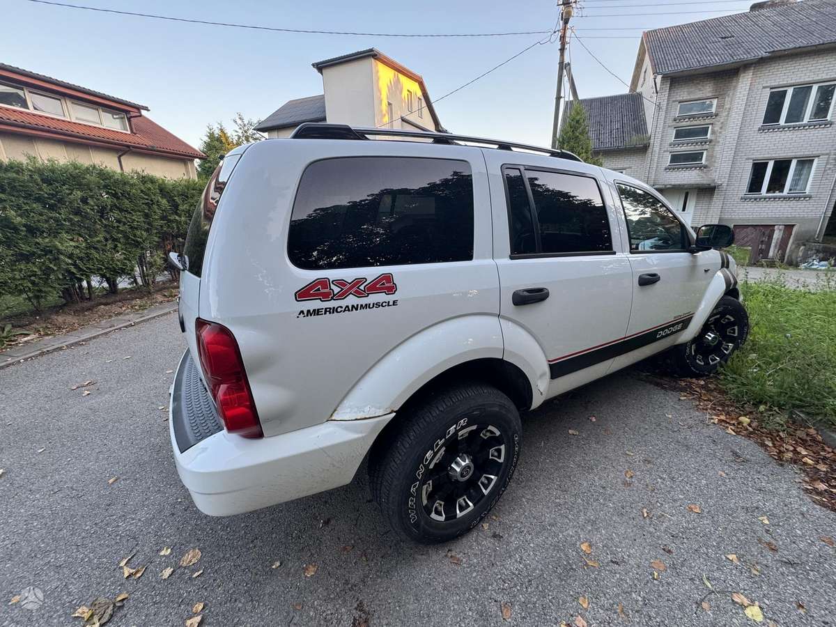 Dodge Durango 2008 — салон