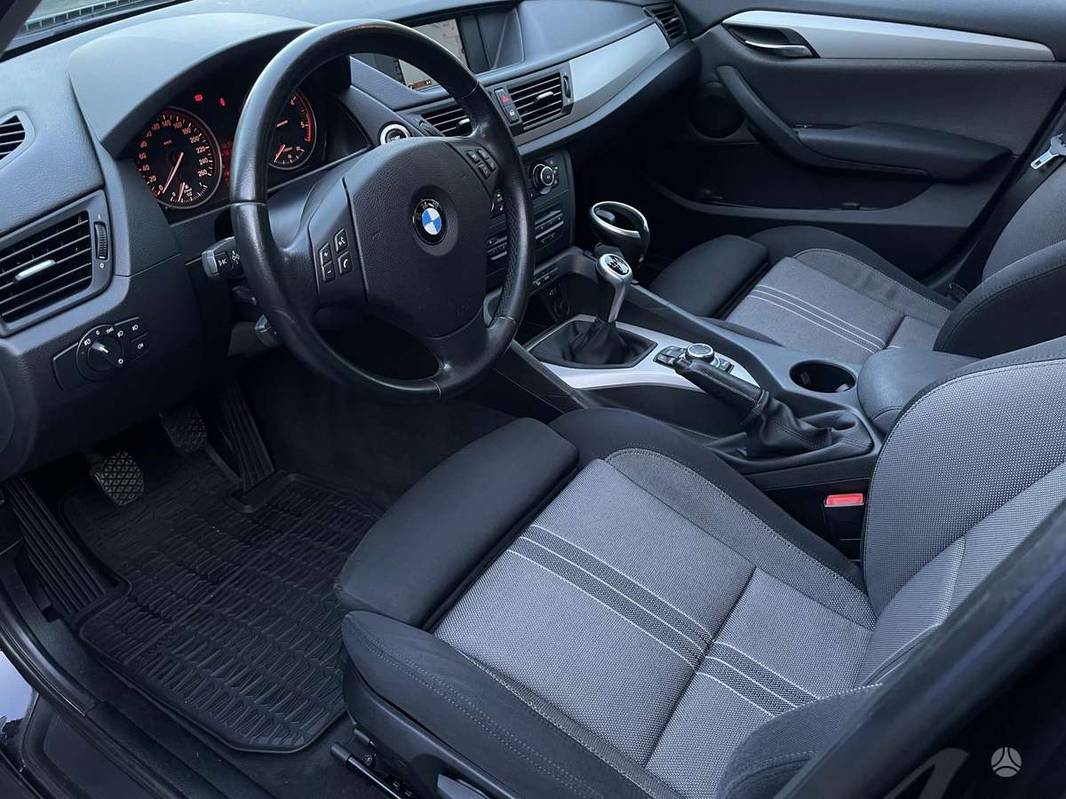 BMW X1 2010 — photo 17