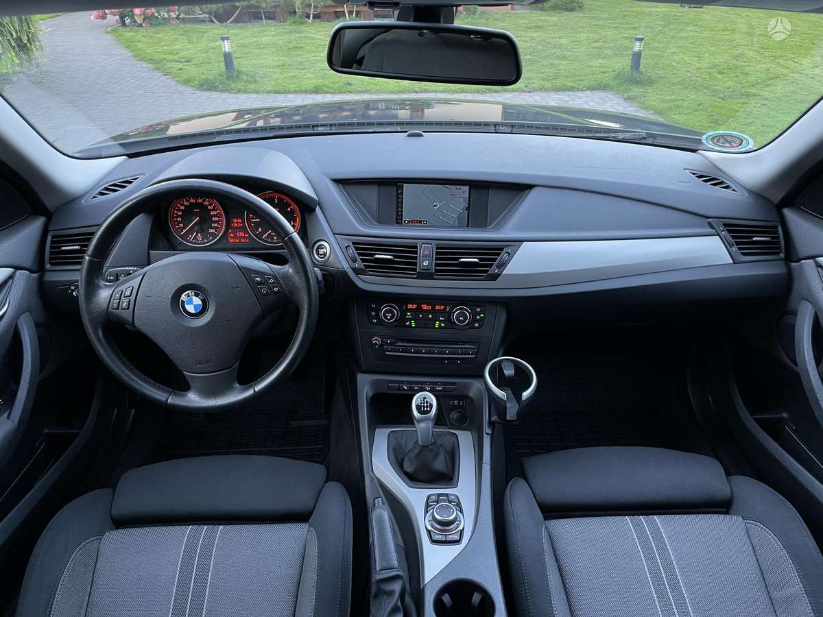 BMW X1 2010 — photo 18