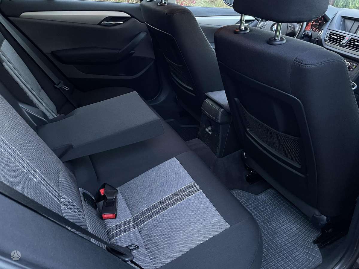 BMW X1 2010 — photo 21