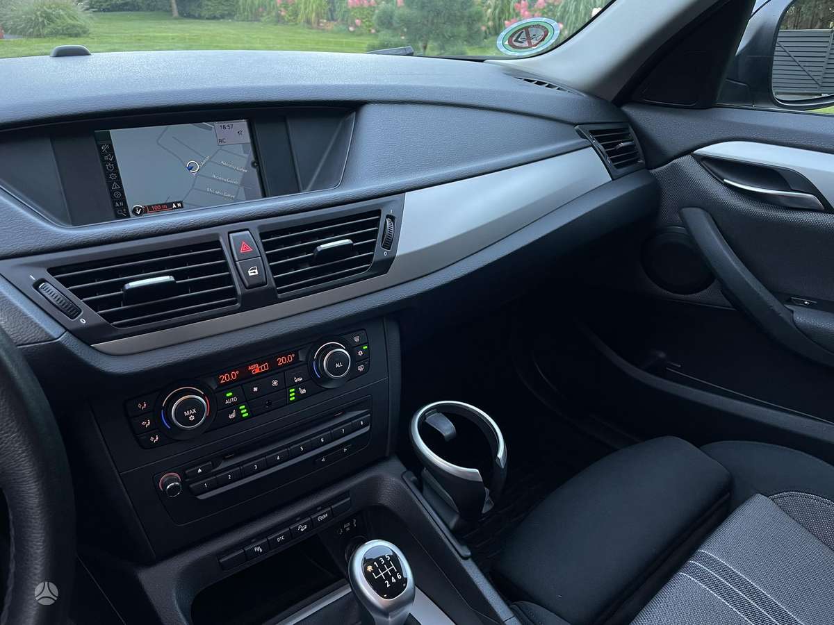 BMW X1 2010 — photo 22