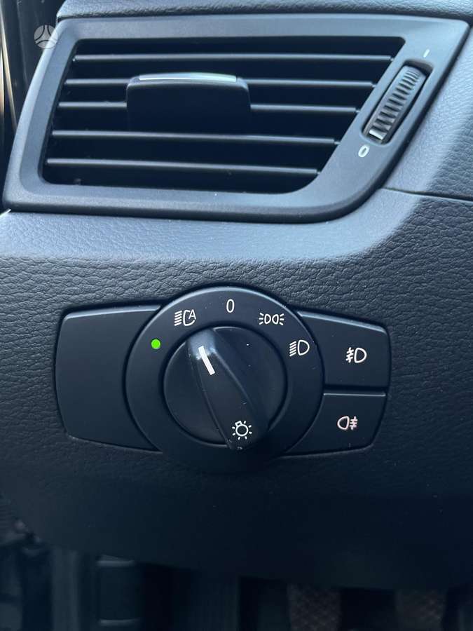 BMW X1 2010 — photo 28