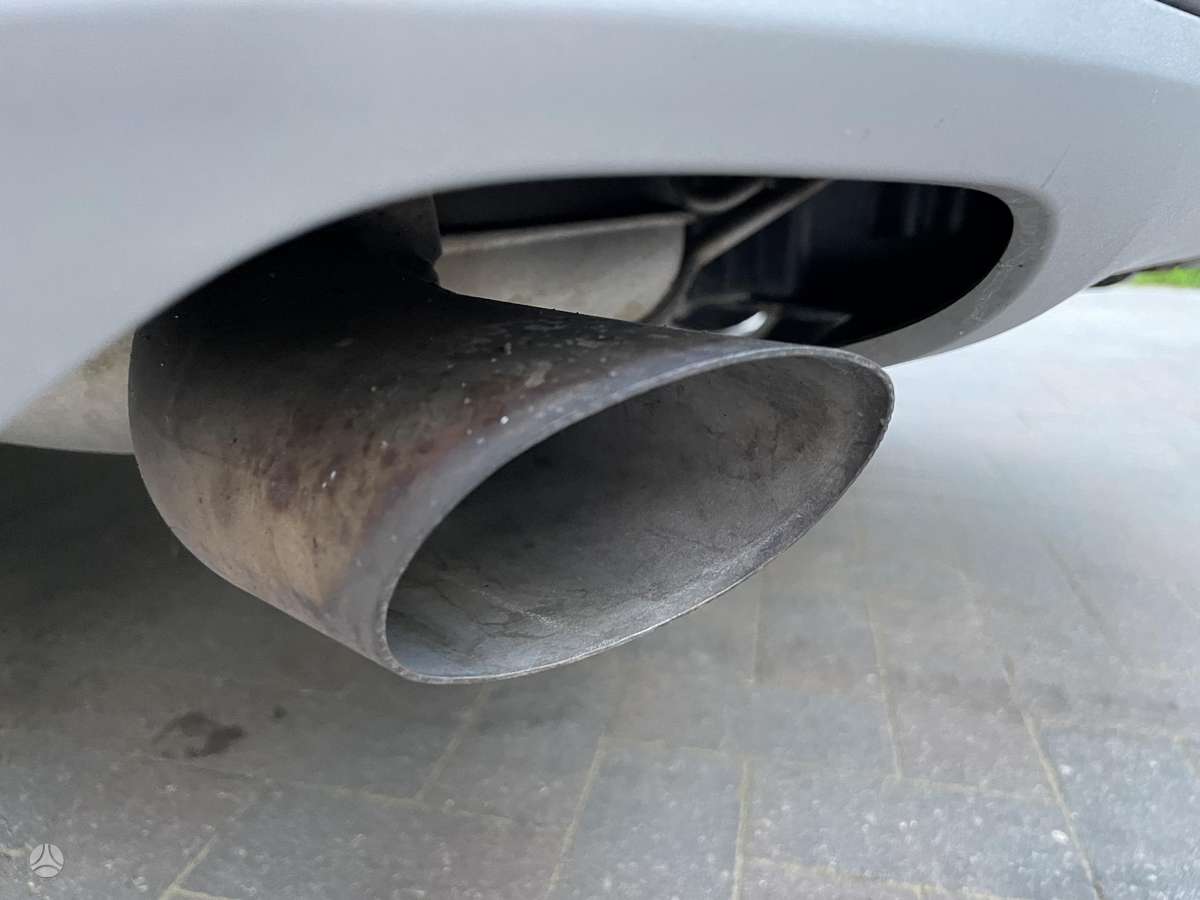 BMW X1 2010 — photo 35