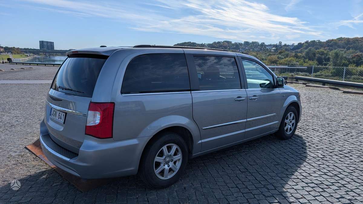 Chrysler Town 2013 — салон