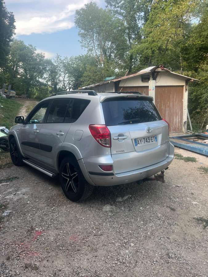 Toyota RAV4 2007 — вигляд ззаду