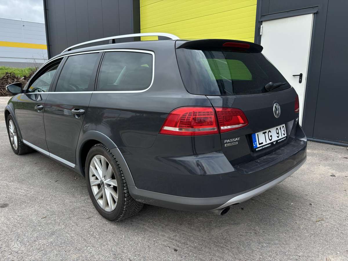 Volkswagen Passat 2014 — interior