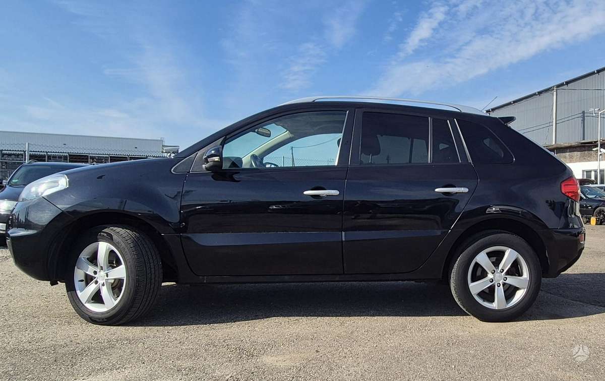 Renault Koleos 2012 — rear view