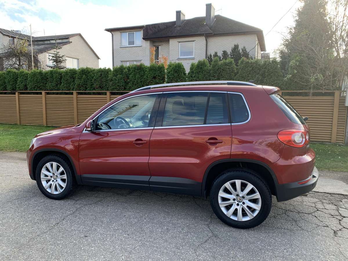 Volkswagen Tiguan 2008 — салон