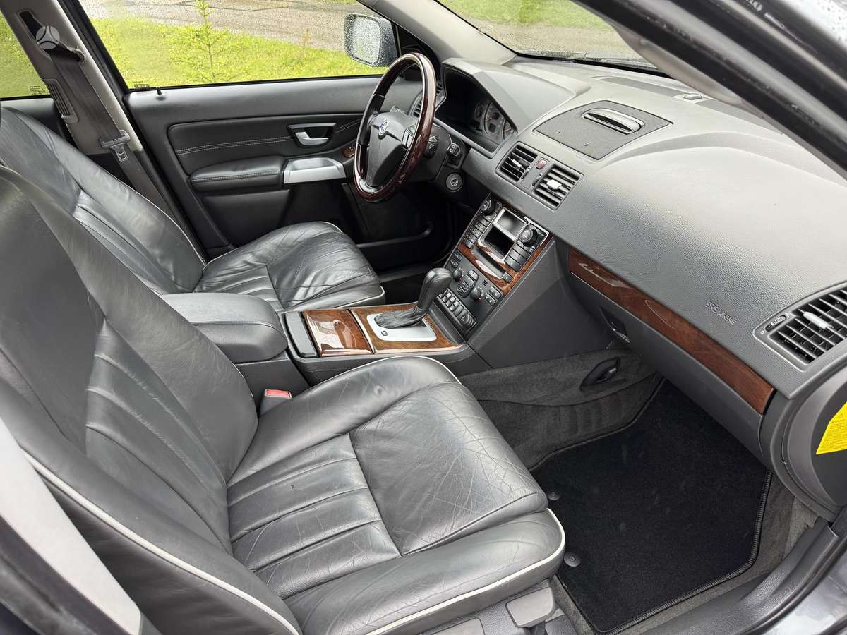 Volvo XC90 2004 — photo 12