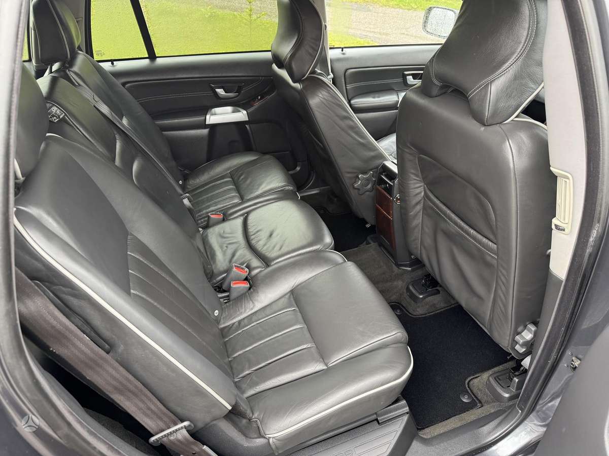 Volvo XC90 2004 — photo 13