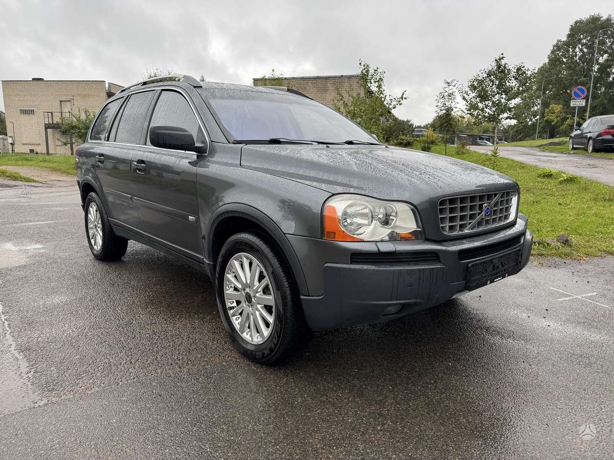 Volvo XC90 2004 — interior