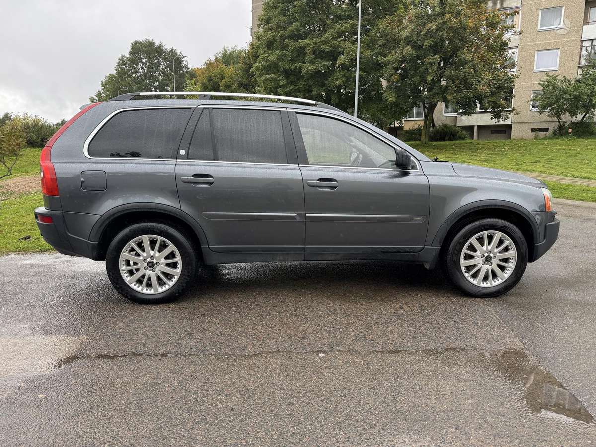 Volvo XC90 2004 — engine 2401 cm³, 163 HP (120kW)