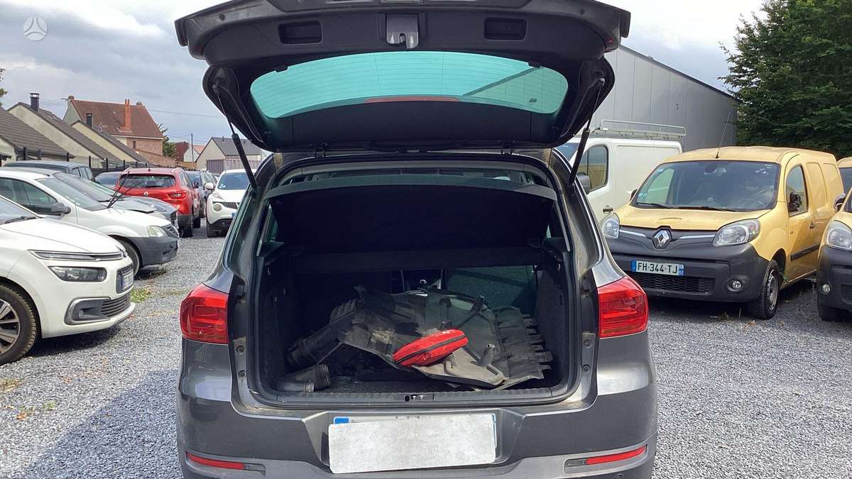 Volkswagen Tiguan 2015 — photo 17