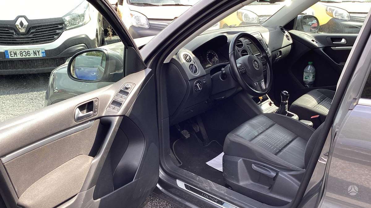 Volkswagen Tiguan 2015 — engine 1968 cm³, 110 HP (81kW)