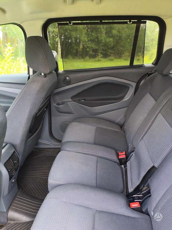 Ford Grand 2014 — photo 13