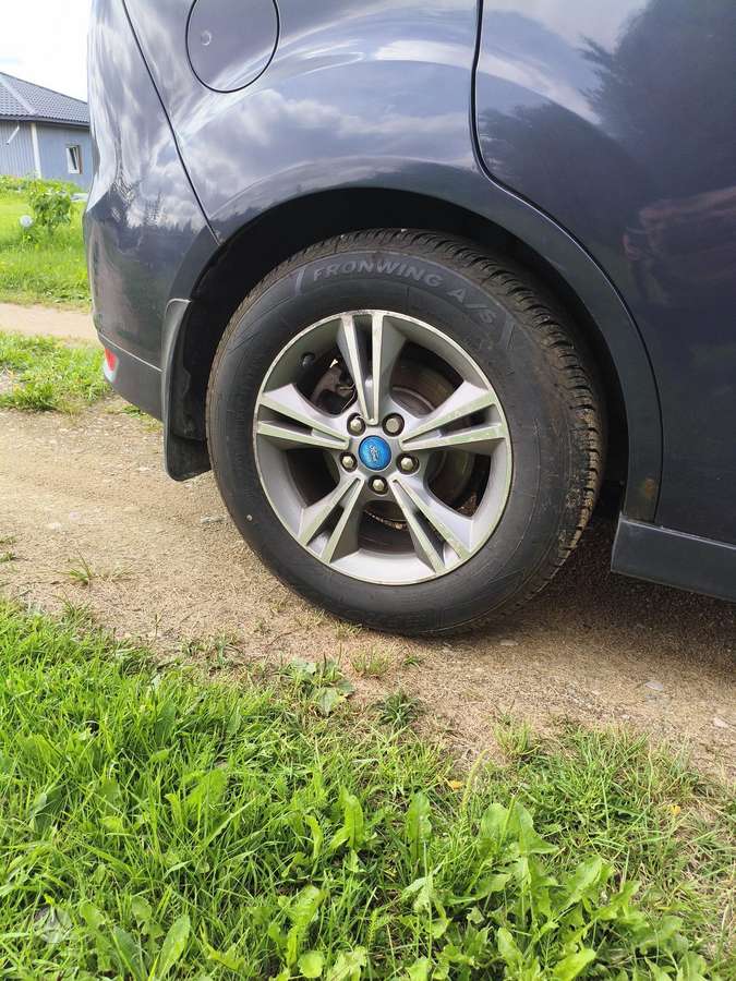 Ford Grand 2014 — photo 16
