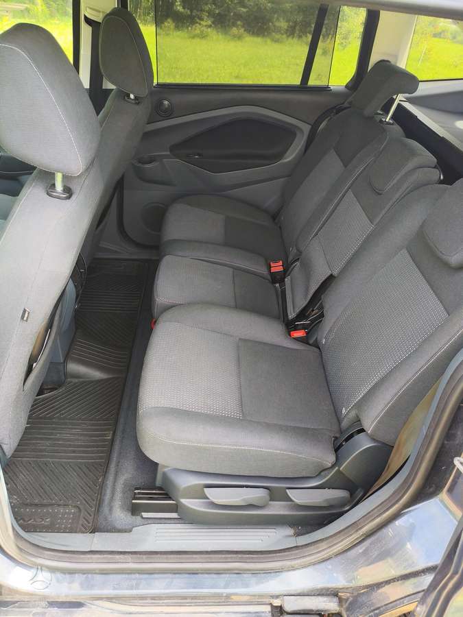 Ford Grand 2014 — photo 7