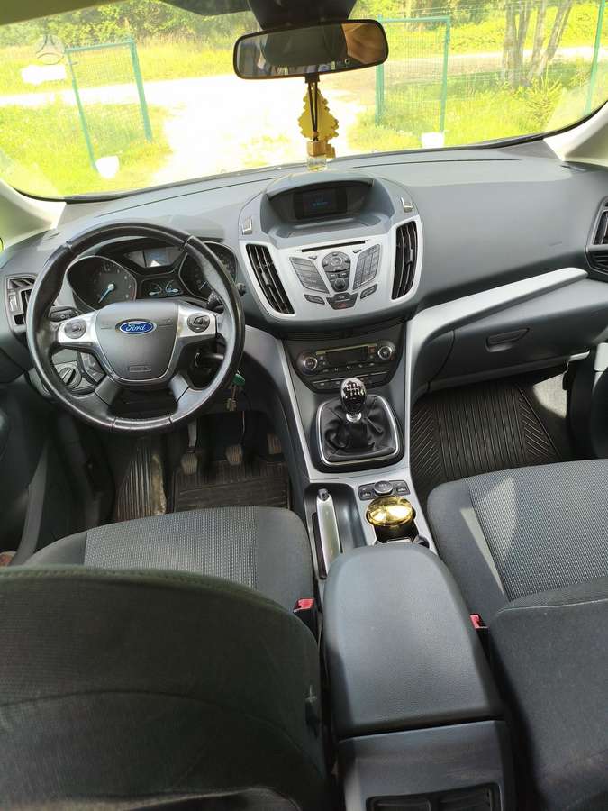 Ford Grand 2014 — photo 8
