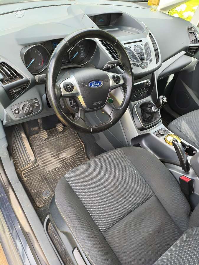 Ford Grand 2014 — photo 9