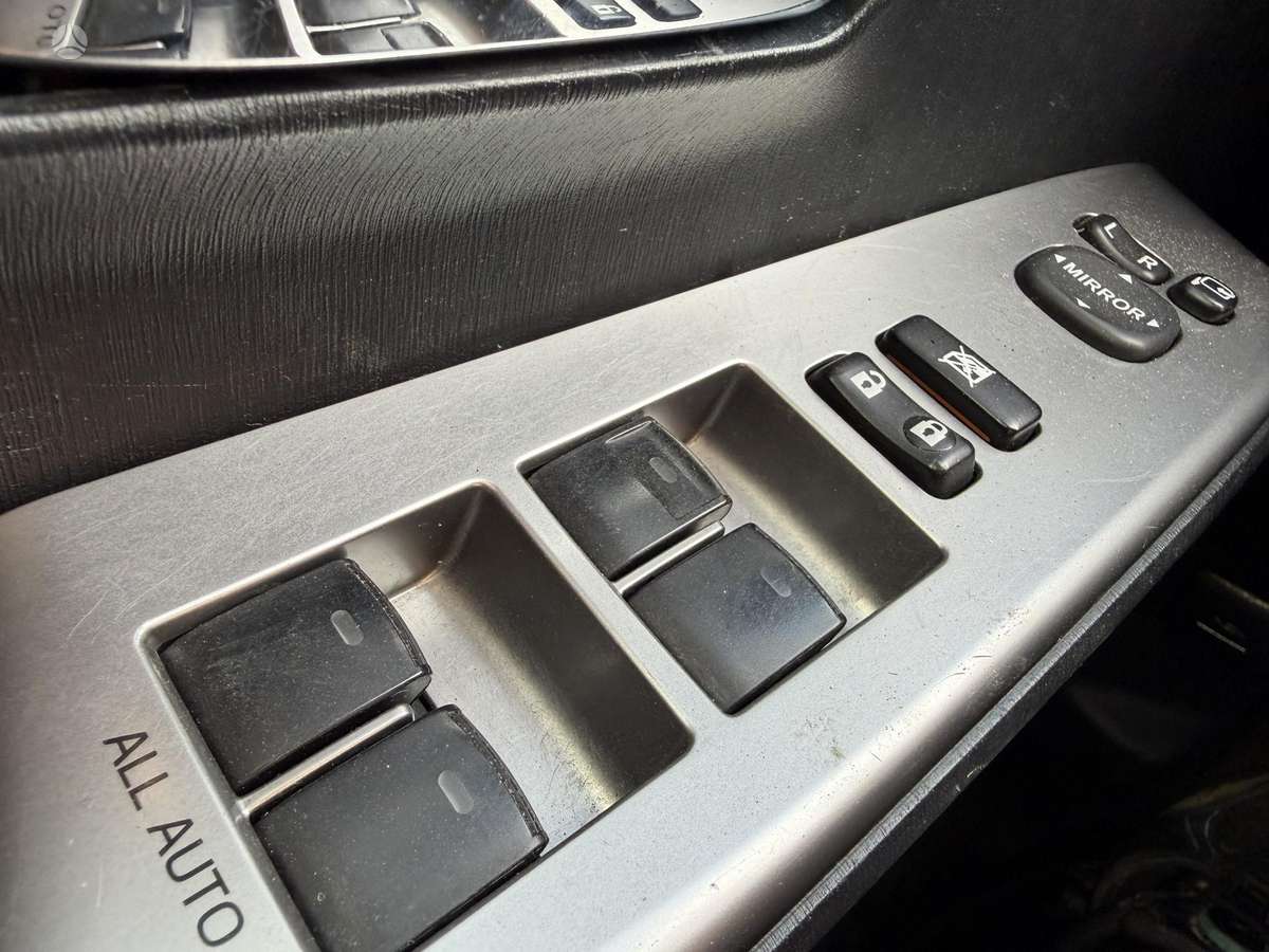 Toyota Prius+ 2015 — photo 20