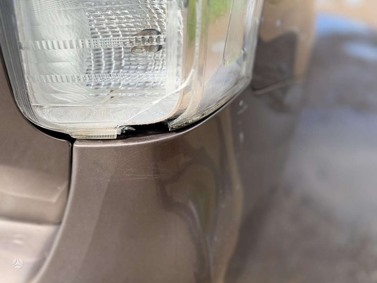 Toyota Prius+ 2015 — photo 25