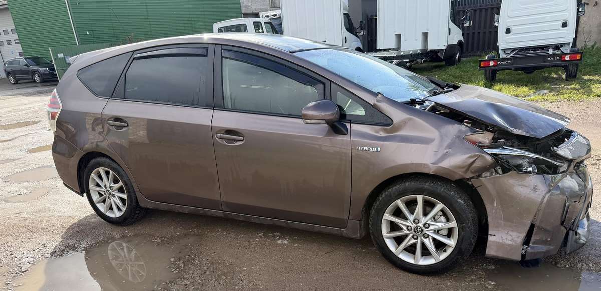 Toyota Prius+ 2015 — photo 7