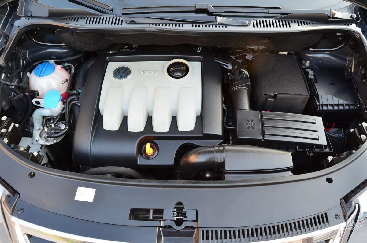 Volkswagen Touran 2009 — photo 10