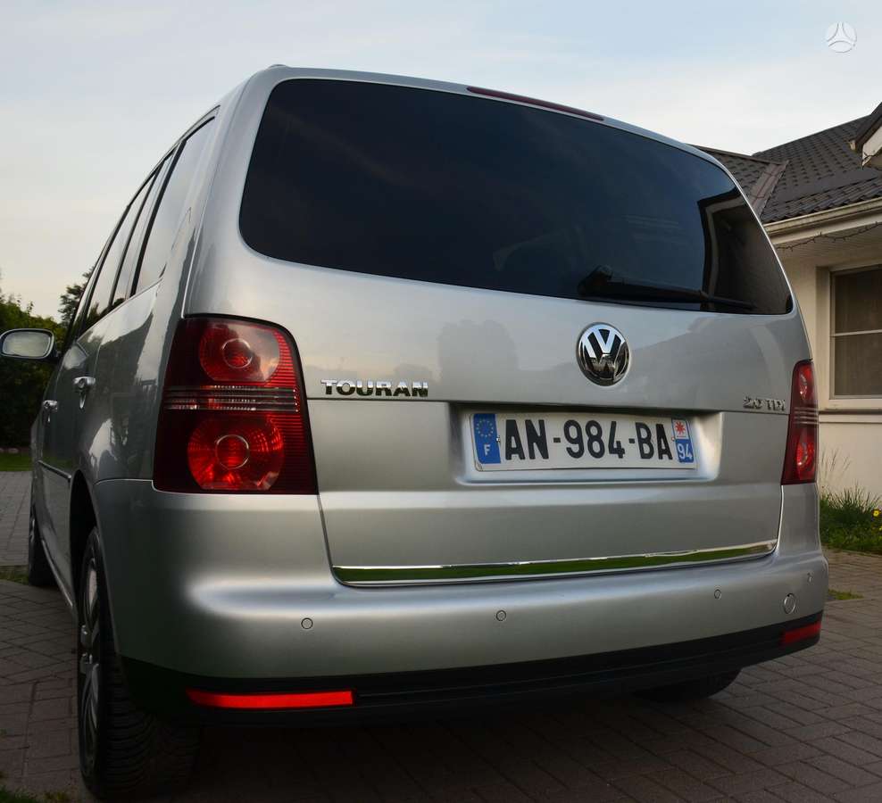 Volkswagen Touran 2009 — photo 11