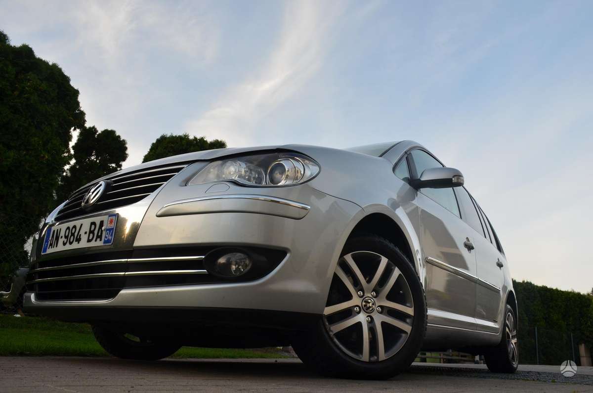 Volkswagen Touran 2009 — photo 13