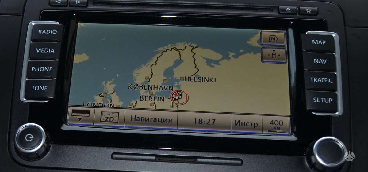 Volkswagen Touran 2009 — photo 16