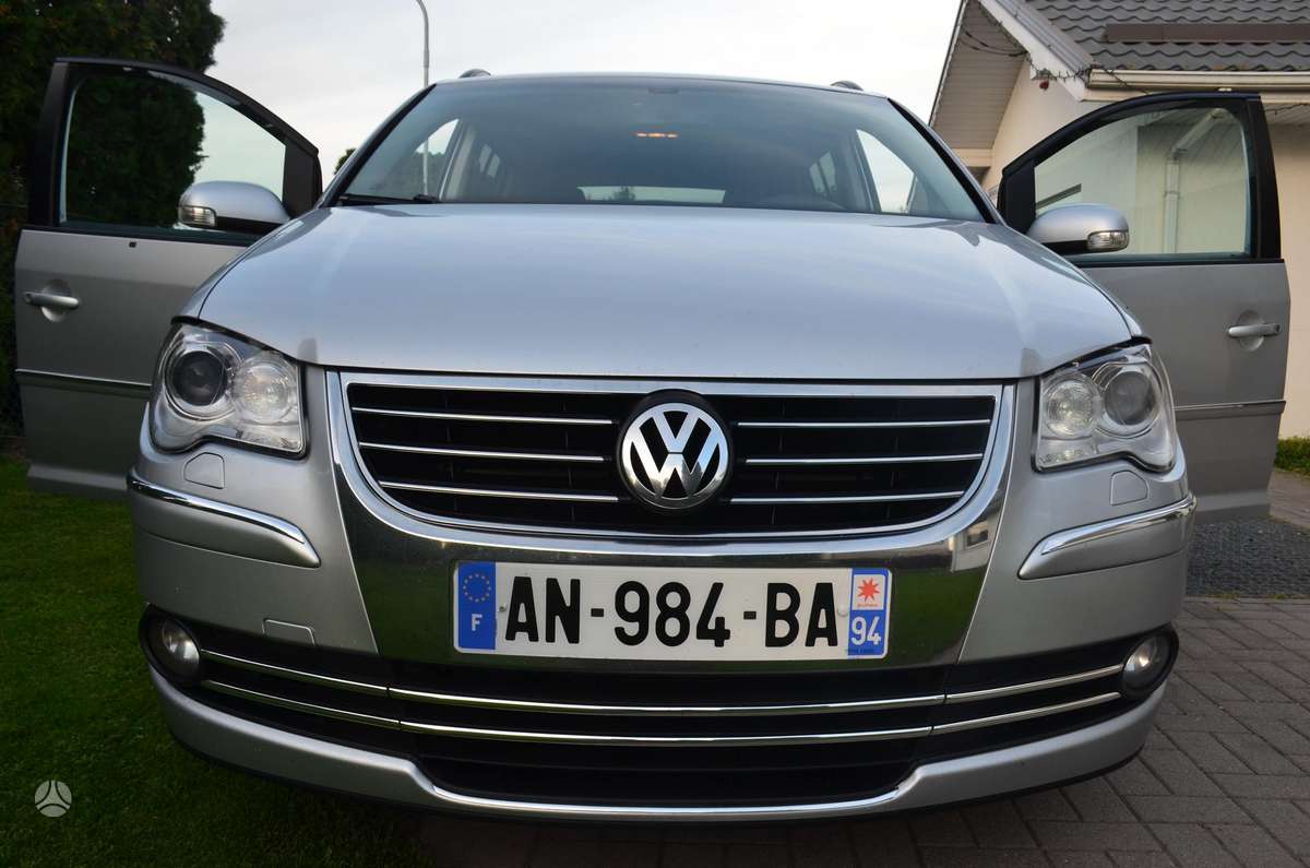 Volkswagen Touran 2009 — photo 20