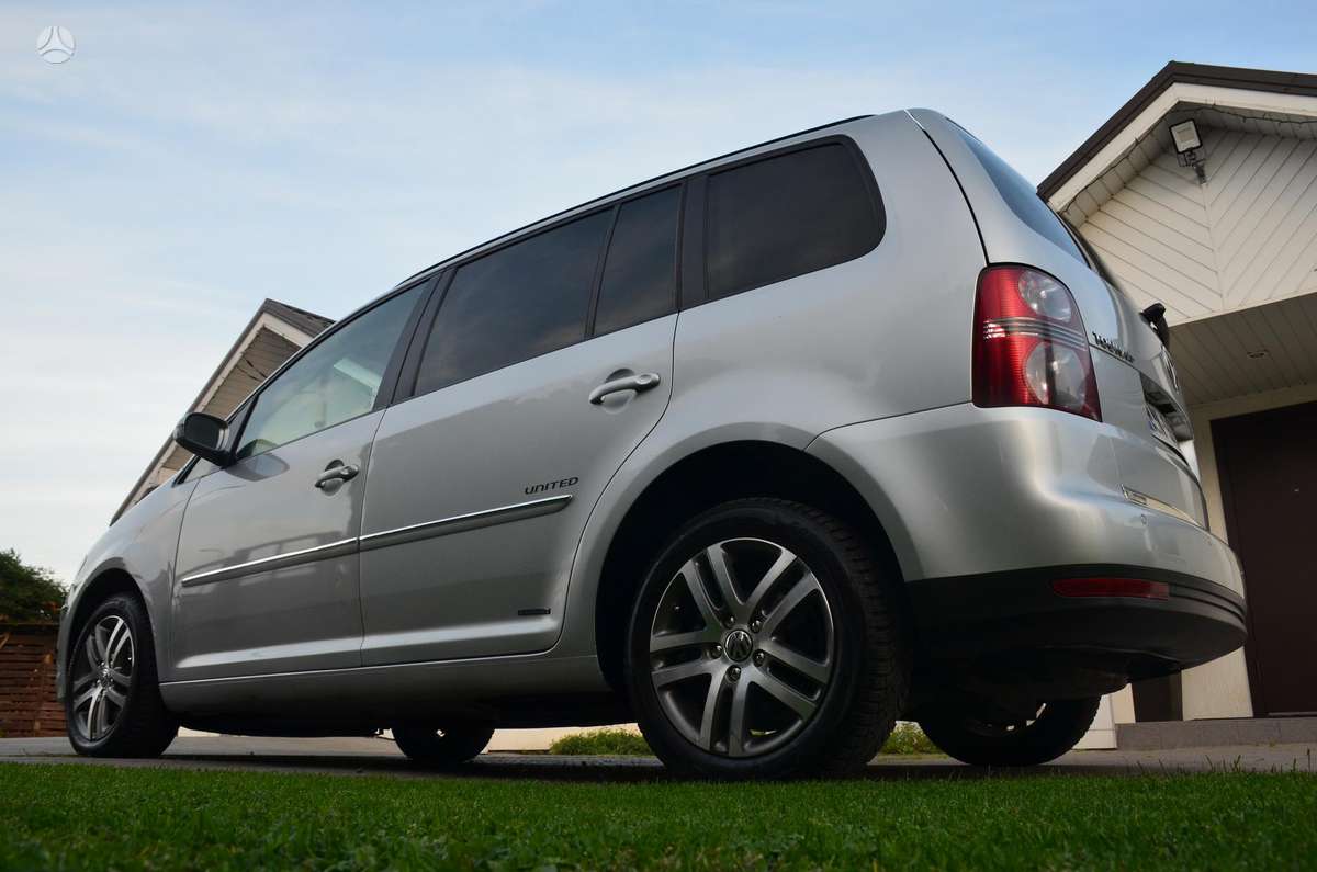 Volkswagen Touran 2009 — photo 22