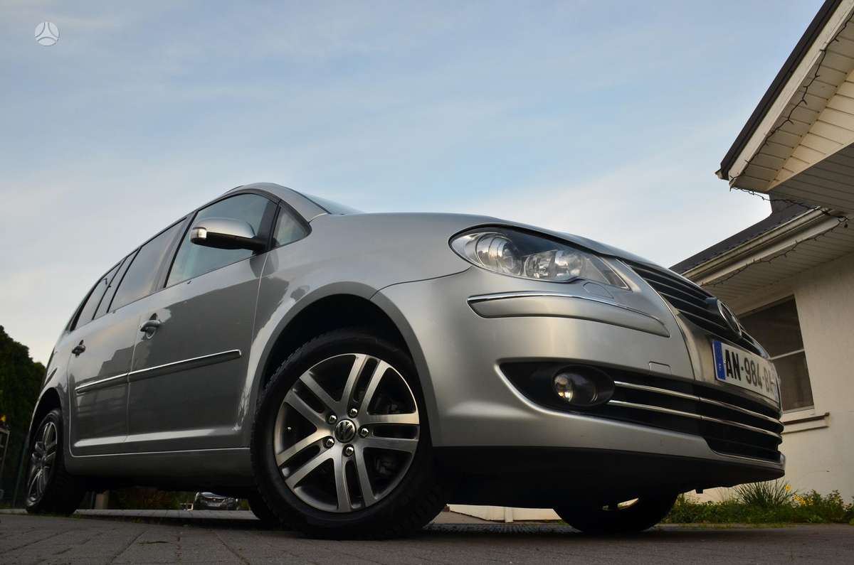 Volkswagen Touran 2009 — photo 29
