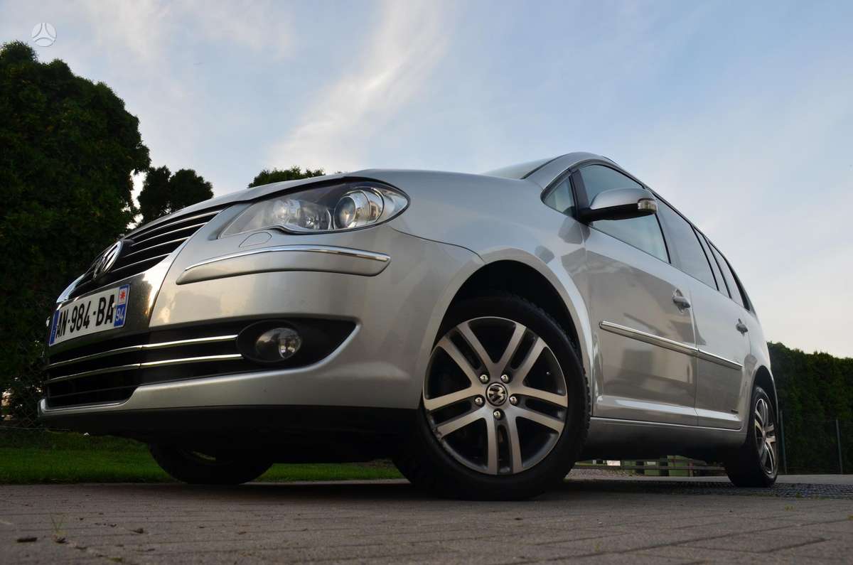 Volkswagen Touran 2009 — photo 35