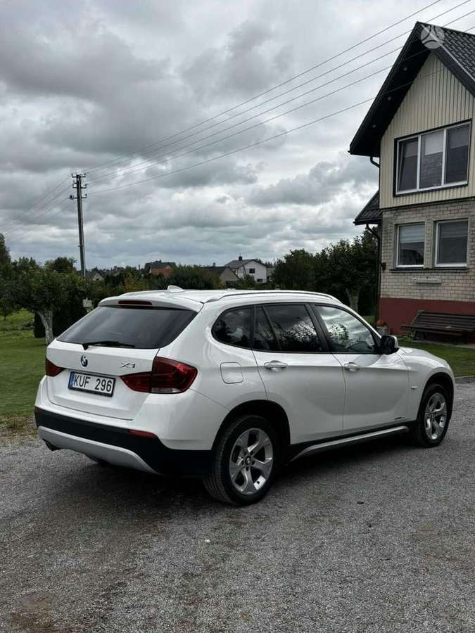 BMW X1 2012 — interior