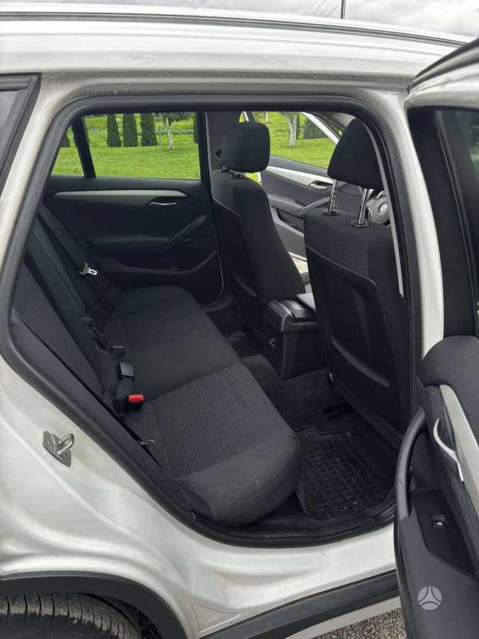 BMW X1 2012 — photo 9