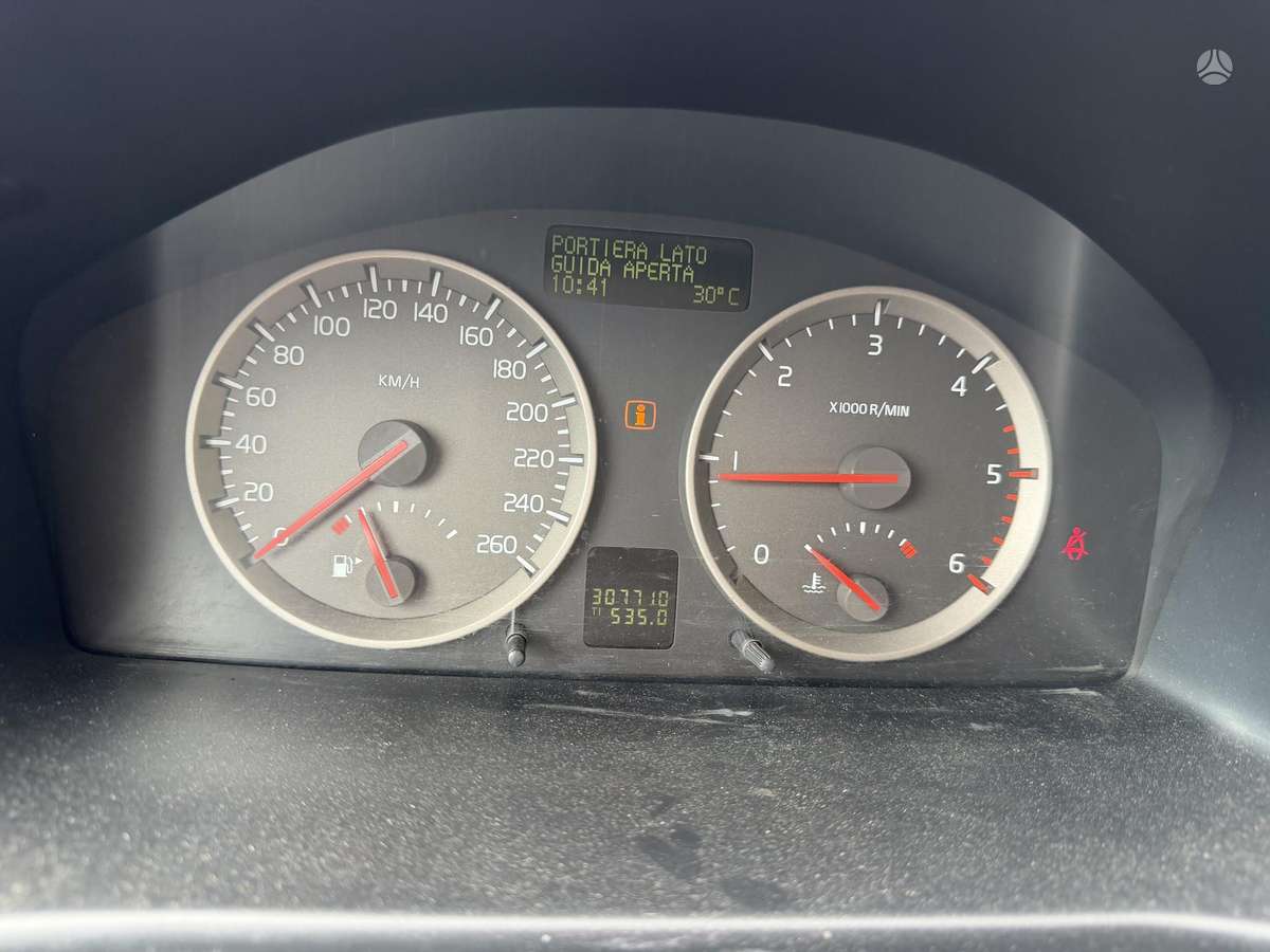 Volvo V50 2005 — photo 11