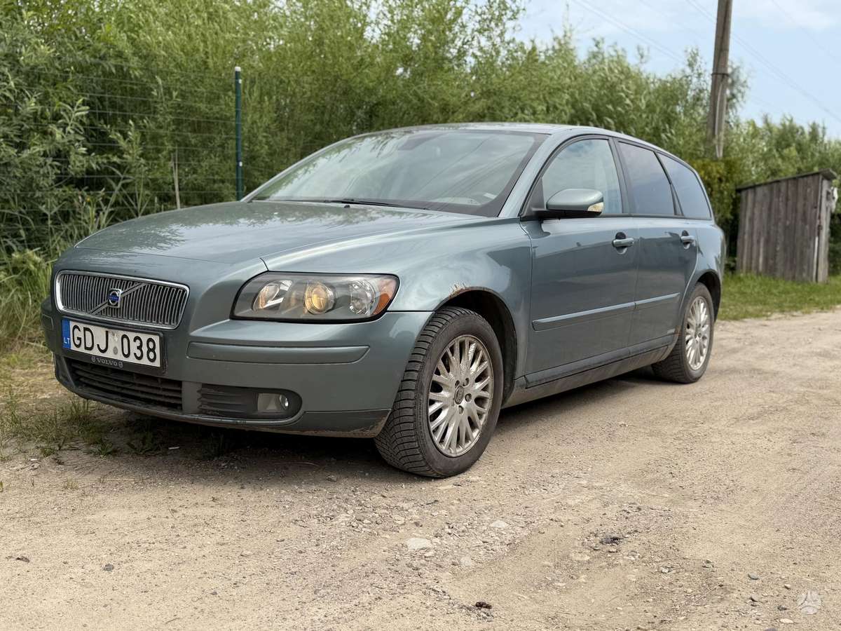 Volvo V50 2005 — interior